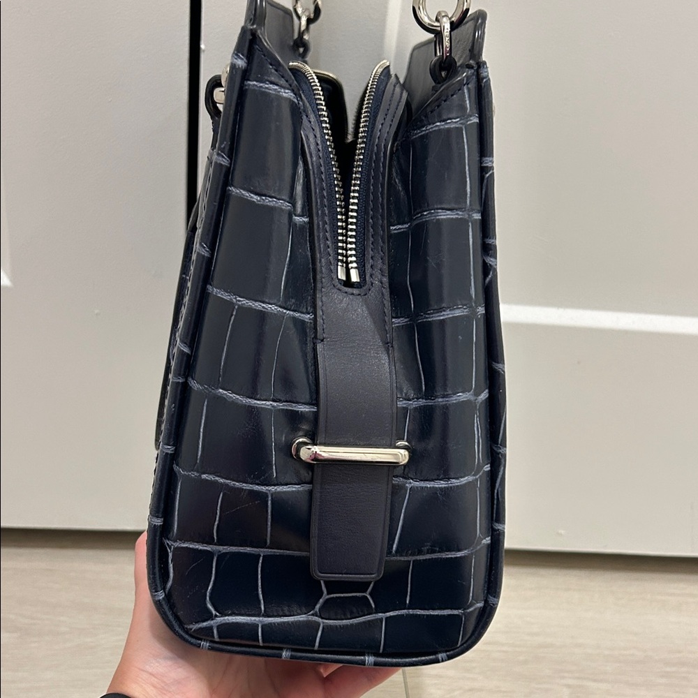 Coach (EUC) Swagger Frame Satchel in Navy Blue Crocodile-Embossed Leather - Picture 5 of 17